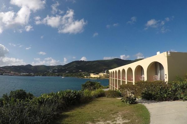 Hotel on the Cay (Altona)